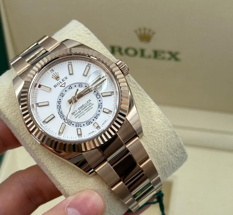 Rolex Sky-dweller White Dial Everose 2021