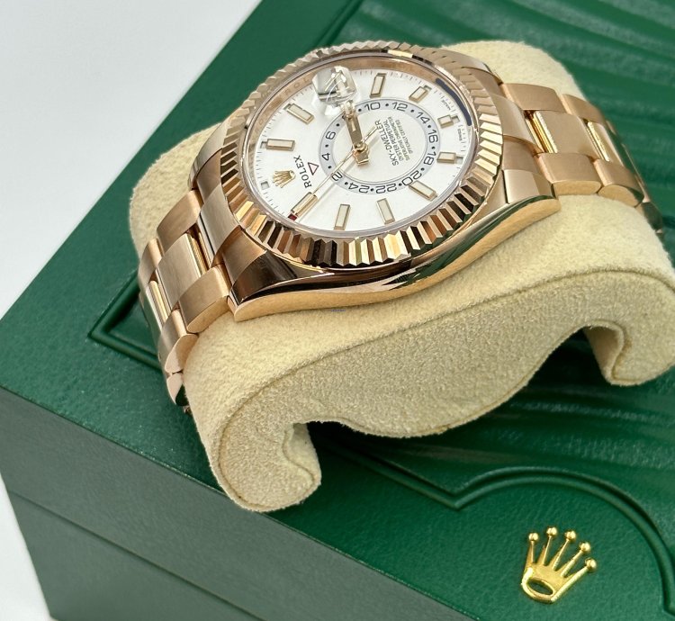 Rolex Sky-dweller White Dial Everose 2021