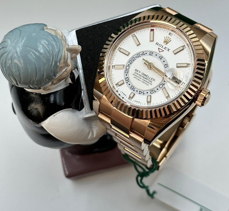 Rolex Sky-dweller White Dial Everose 2021
