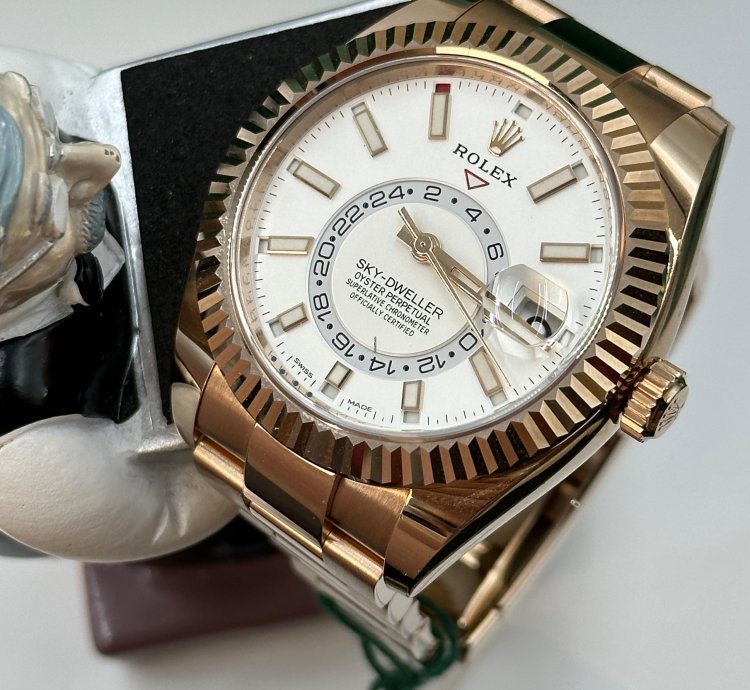 Rolex Sky-dweller White Dial Everose 2021