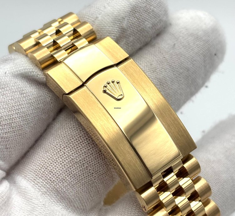 Rolex Sky-dweller White Dial Yellow Gold Jubilee Bracelet 336938 Unworn 2025
