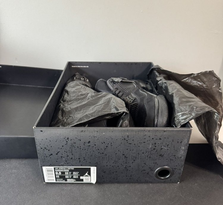 Jordan Retro 4 Black Cat