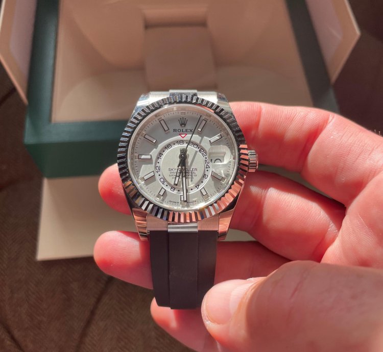 Rolex Sky-dweller White Gold Oysterflex Full Set Unworn 2023 Stunning
