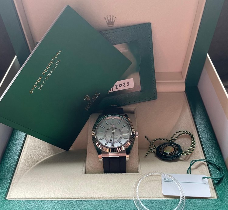 Rolex Sky-dweller White Gold Oysterflex Full Set Unworn 2023 Stunning