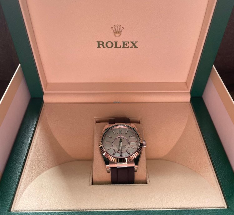 Rolex Sky-dweller White Gold Oysterflex Full Set Unworn 2023 Stunning