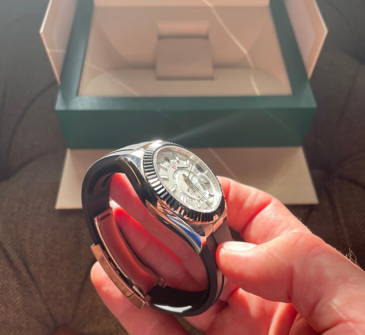Rolex Sky-dweller White Gold Oysterflex Full Set Unworn 2023 Stunning