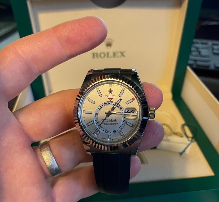 Rolex Sky-dweller White Gold Oysterflex Full Set Unworn 2023 Stunning