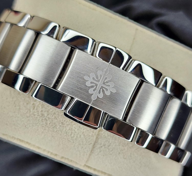 Patek Philippe Annual Calendar Chronograph Complications Flyback Chronograph 42mm
