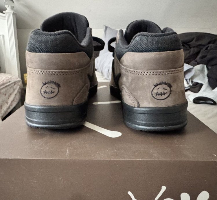 Jumpman Jack Dark Mocha Sz10