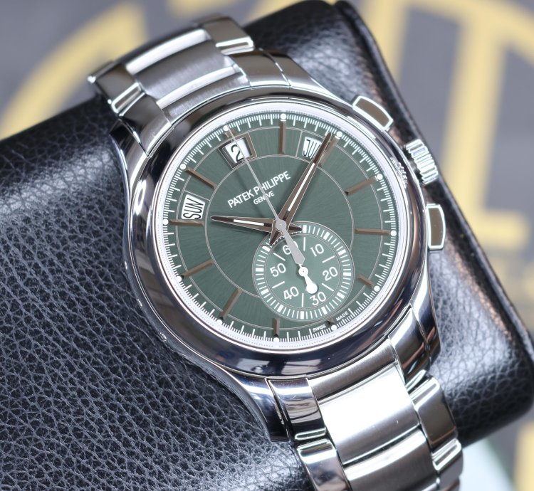 Patek Philippe Annual Calendar Chronograph Complications Flyback Chronograph 42mm