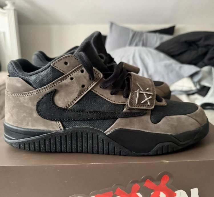 Jumpman Jack Dark Mocha Sz10