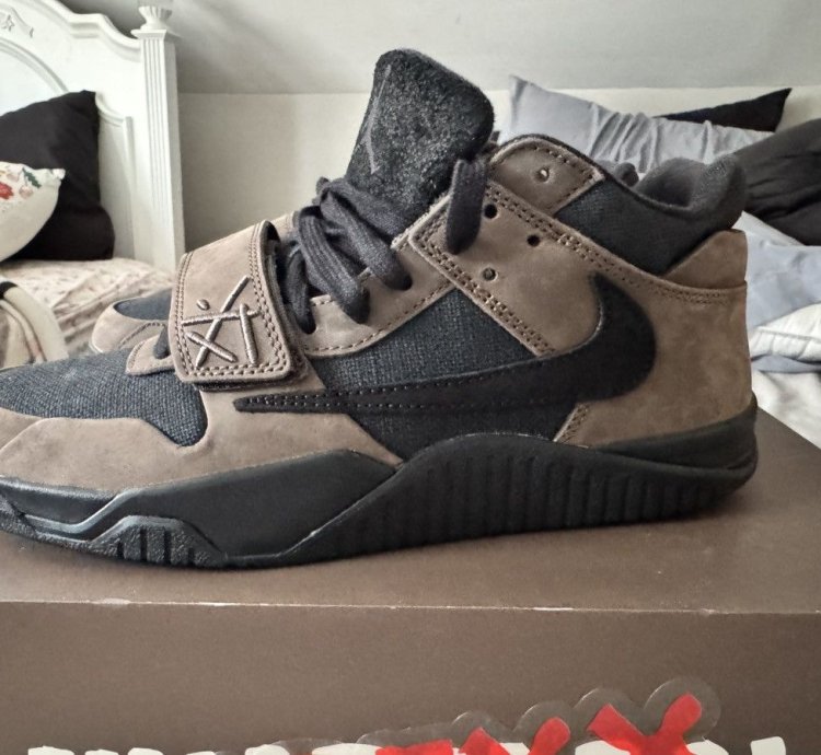 Jumpman Jack Dark Mocha Sz10