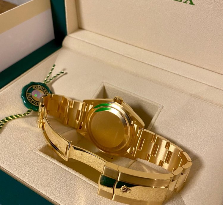 Rolex Sky-dweller Yellow Gold