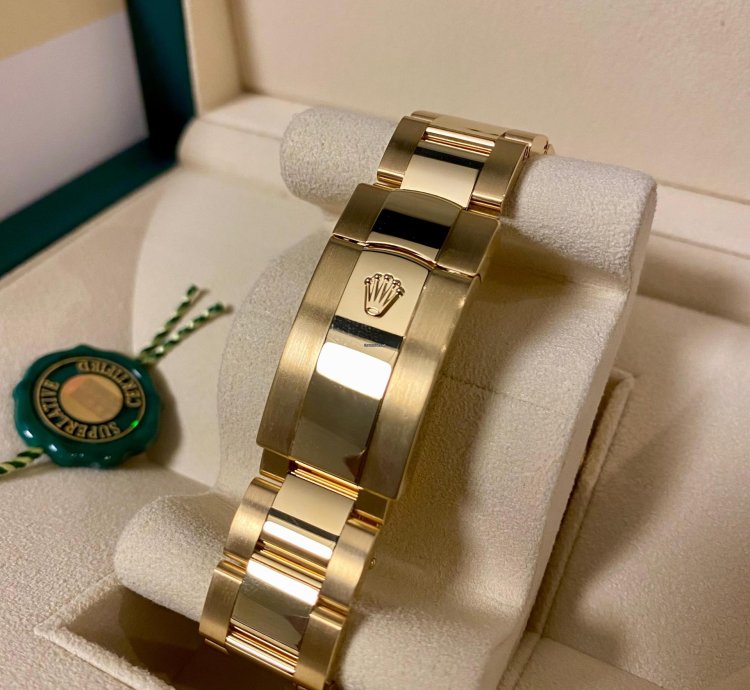 Rolex Sky-dweller Yellow Gold