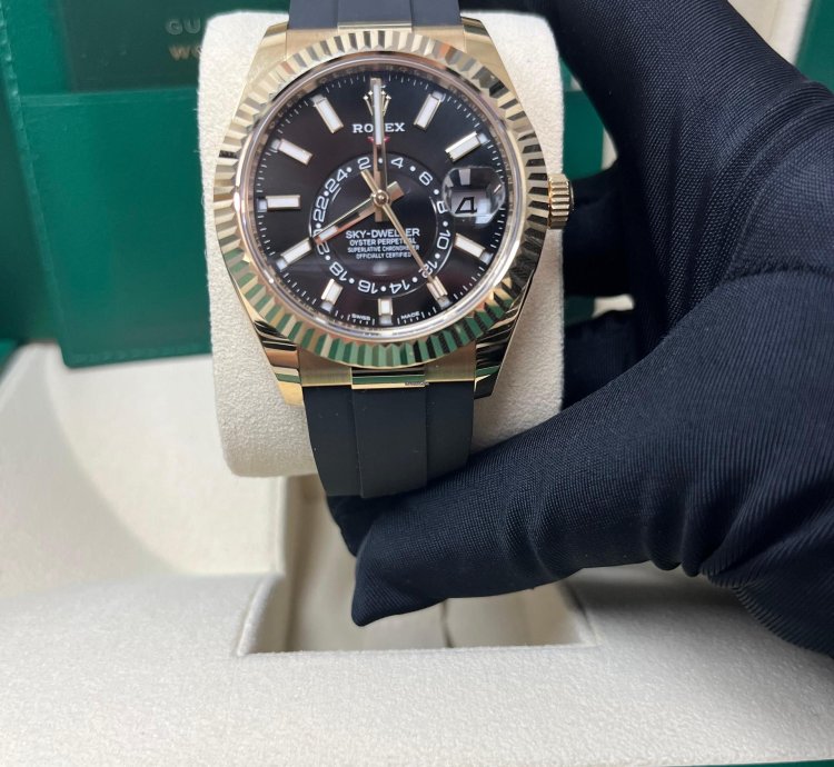 Rolex Sky-dweller Yellow Gold 42mm Black Dial Oysterflex 326238