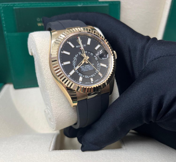 Rolex Sky-dweller Yellow Gold 42mm Black Dial Oysterflex 326238