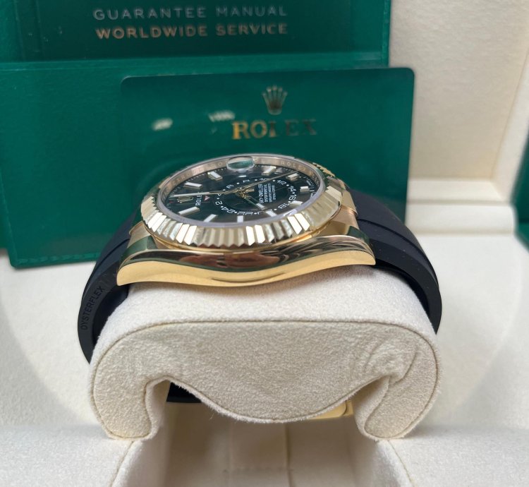Rolex Sky-dweller Yellow Gold 42mm Black Dial Oysterflex 326238