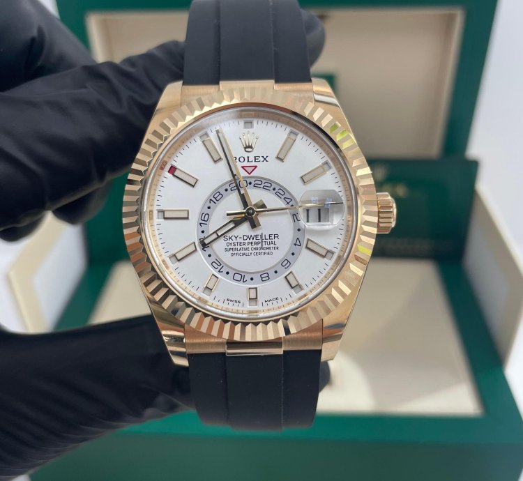 Rolex Sky-dweller Yellow Gold 42mm White Dial Oysterflex 326238