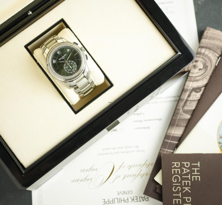 Patek Philippe Annual Calendar Chronograph Flyback Chronograph Annual Calendar Steel Green Dial 42mm Automatic