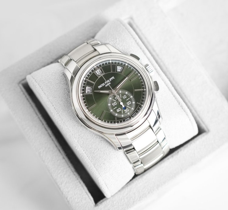 Patek Philippe Annual Calendar Chronograph Flyback Chronograph Annual Calendar Steel Green Dial 42mm Automatic