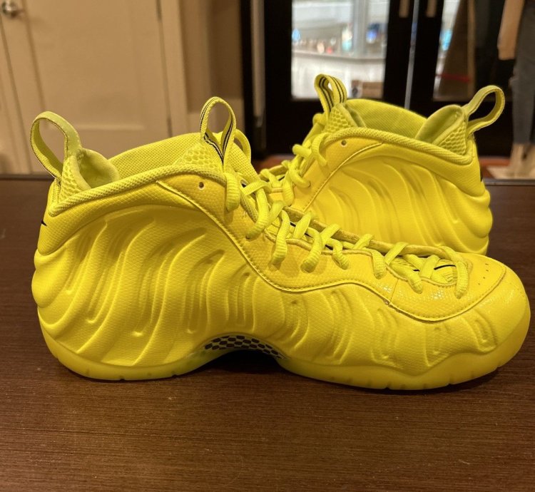 Nike Air Foamposite Pro Volt