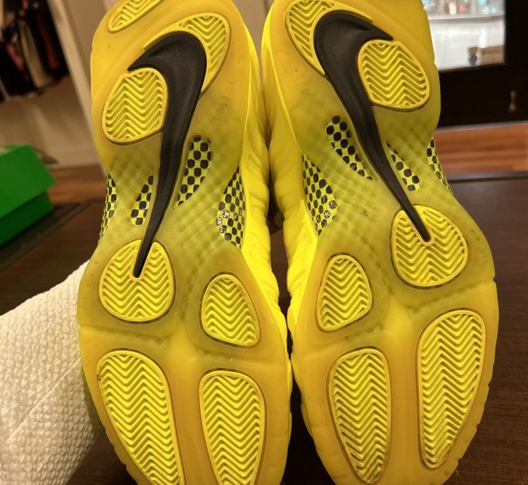 Nike Air Foamposite Pro Volt