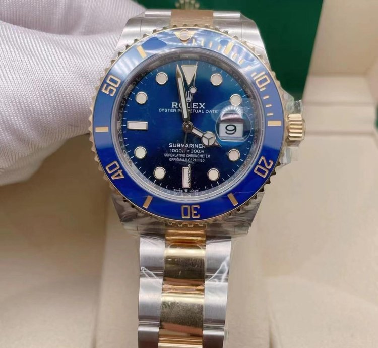 Rolex Submariner Date 126613lb 41mm Date Steel Yellow Gold Two Tone Blue Bezel Blue Dial 2022