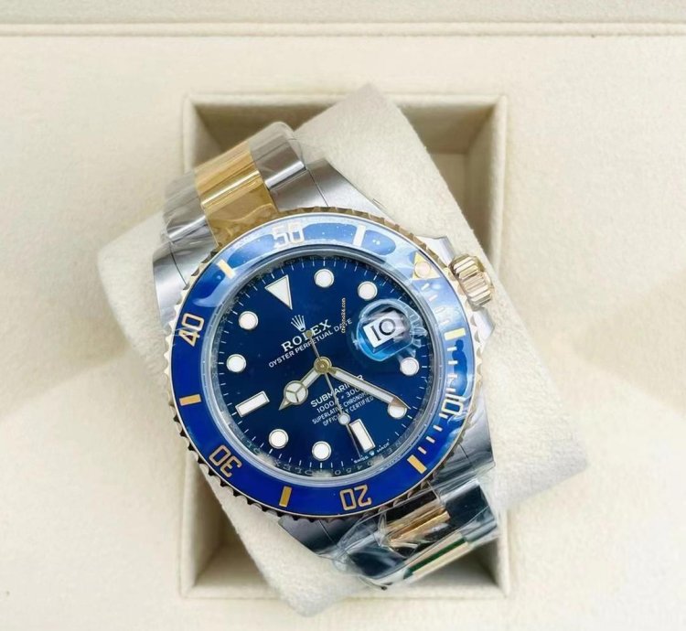 Rolex Submariner Date 126613lb 41mm Date Steel Yellow Gold Two Tone Blue Bezel Blue Dial 2023
