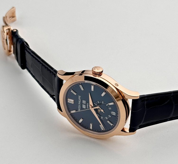 Patek Philippe Annual Calendar Complications 5396r-015 Annual Calendar Rose Gold Blue Dial 2019