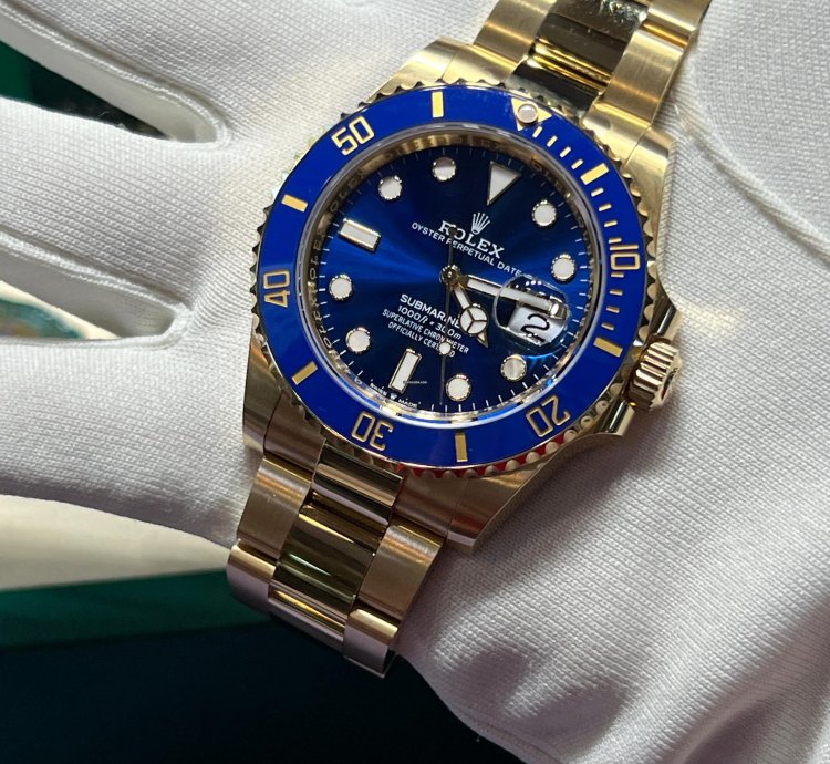 Rolex Submariner Date 126618lb Submariner Date 41mm Yellow Gold Blue Dial Oyster