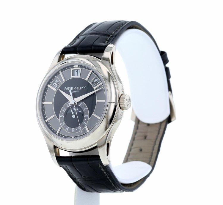 Patek Philippe Annual Calendar En Or Blanc Ref 5205g Vers