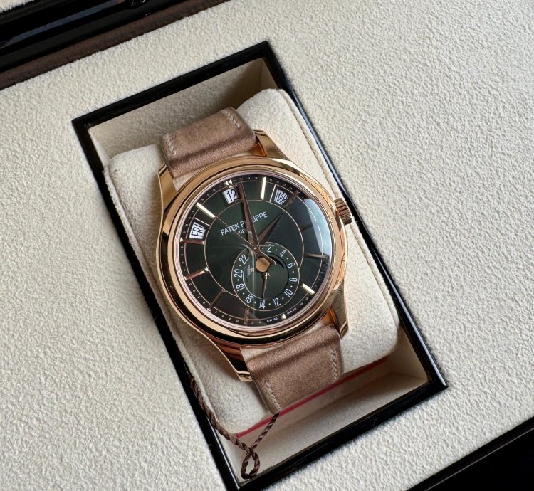 Patek Philippe Annual Calendar Full Set - Deutsche Auslieferung - Neues Armband