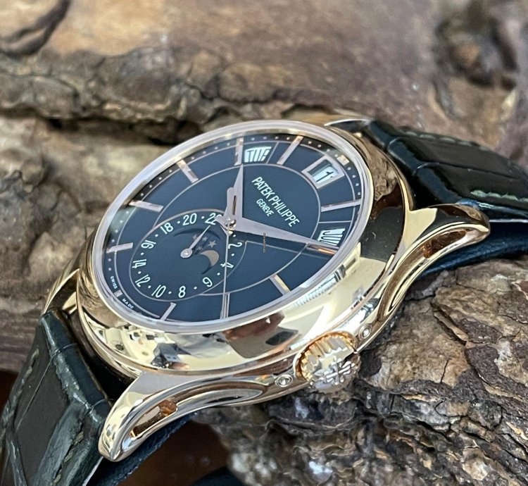 Patek Philippe Annual Calendar Full Set 2022 - Ref 5205r-011