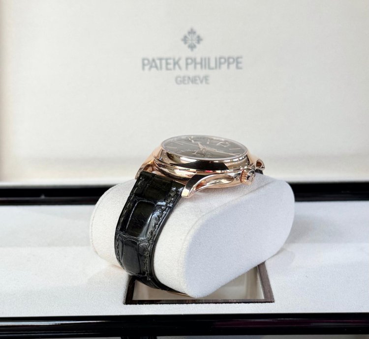 Patek Philippe Annual Calendar Green Dial 2022 5205r-011 Olive