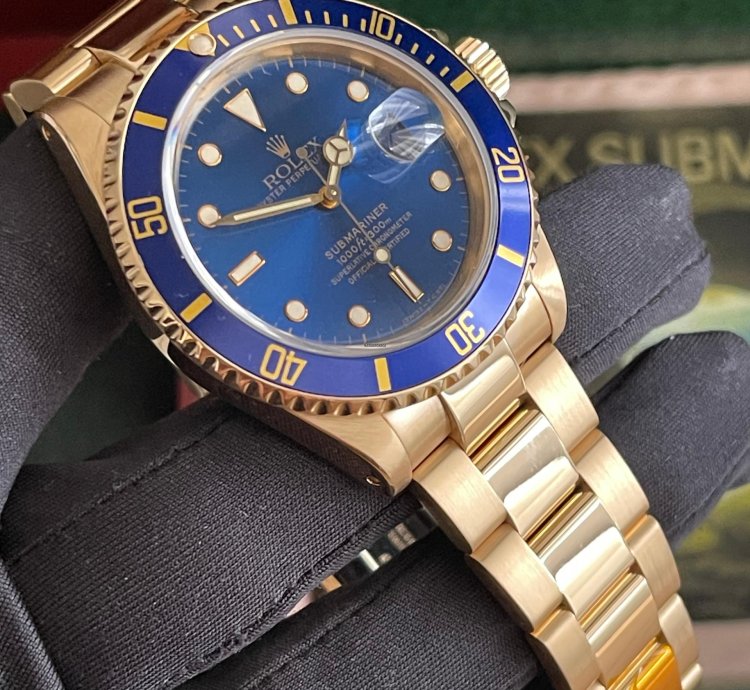 Rolex Submariner Date 16618 Series Full Collectors Set Nos