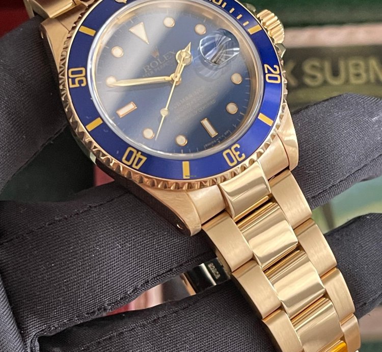 Rolex Submariner Date 16618 Series Full Collectors Set Nos