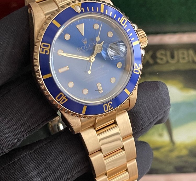 Rolex Submariner Date 16618 Series Full Collectors Set Nos
