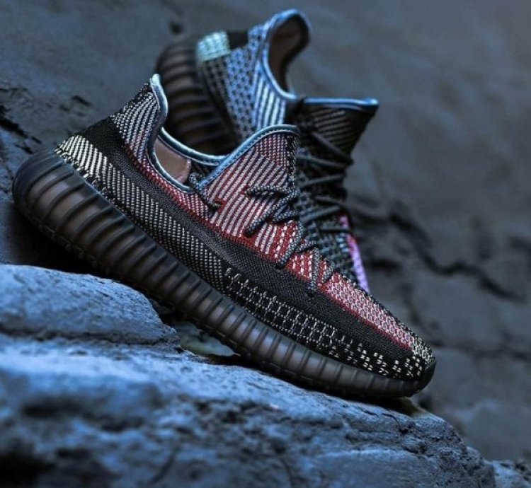 Adidas Yeezy 350 V2 Yecheil Sneakers Semi Ua
