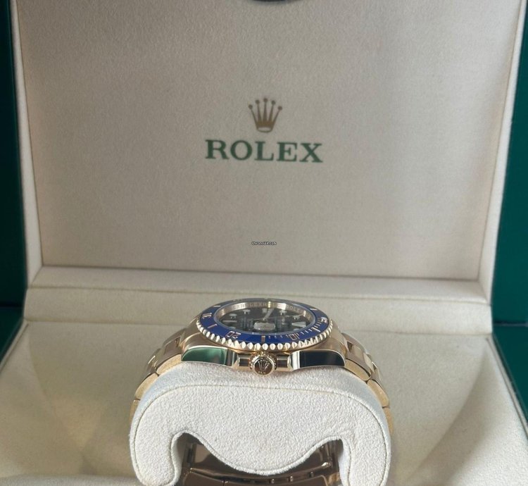 Rolex Submariner Date 18k Yellow Gold - Submariner Date - 2022 - 126618lb