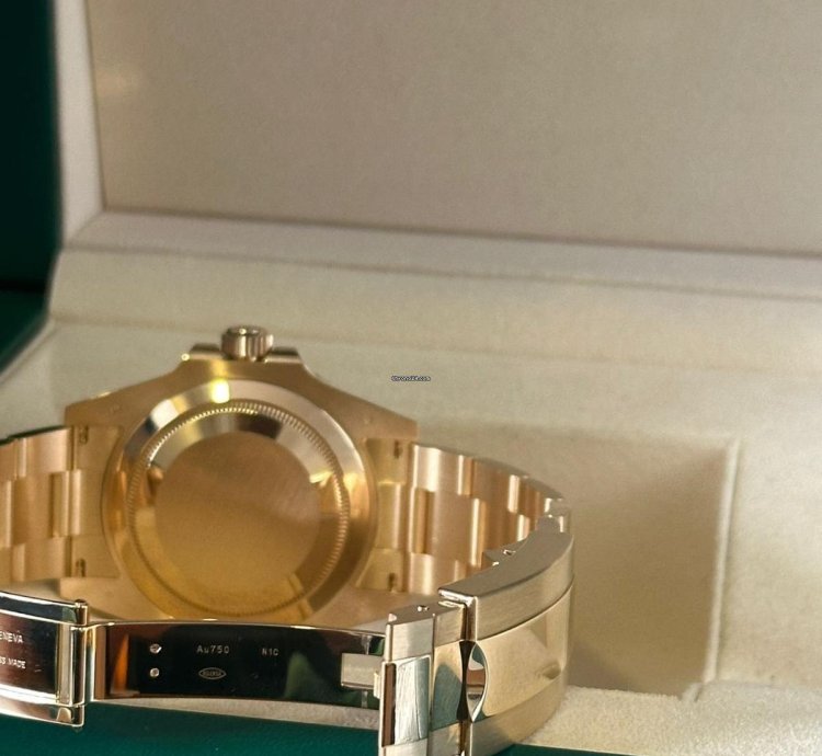 Rolex Submariner Date 18k Yellow Gold - Submariner Date - 2022 - 126618lb