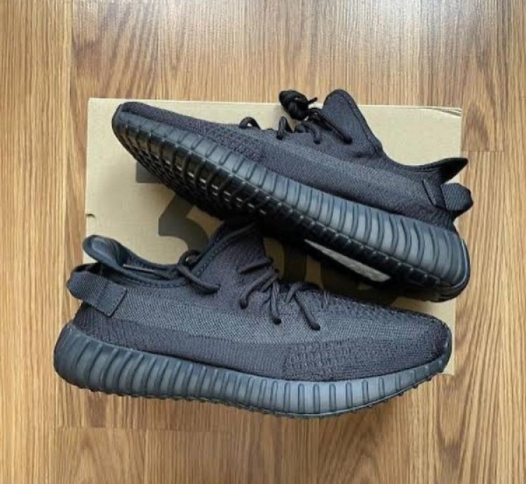 Adidas Yeezy Boost 350 V2 Onyx Sneakers Semi Ua
