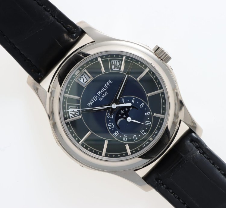 Patek Philippe Annual Calendar Ref 5205g-013 Moonphase Like New Full Set Year 2021
