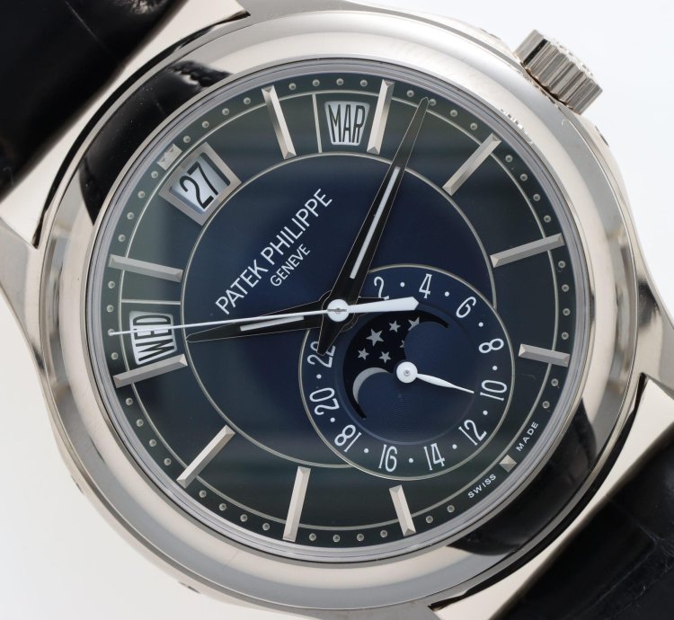 Patek Philippe Annual Calendar Ref 5205g-013 Moonphase Like New Full Set Year 2021