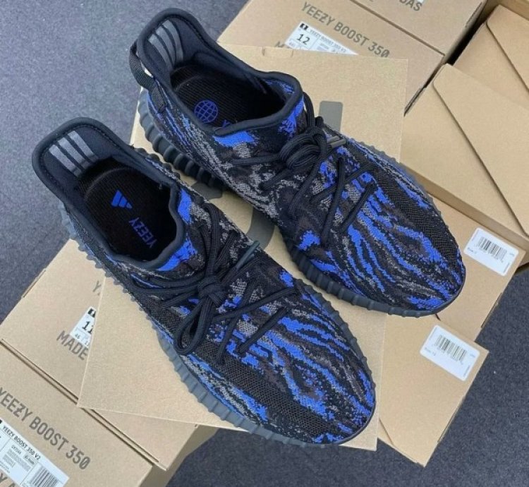 Adidas Yeezy Boost V2 Mx Azure Sneakers