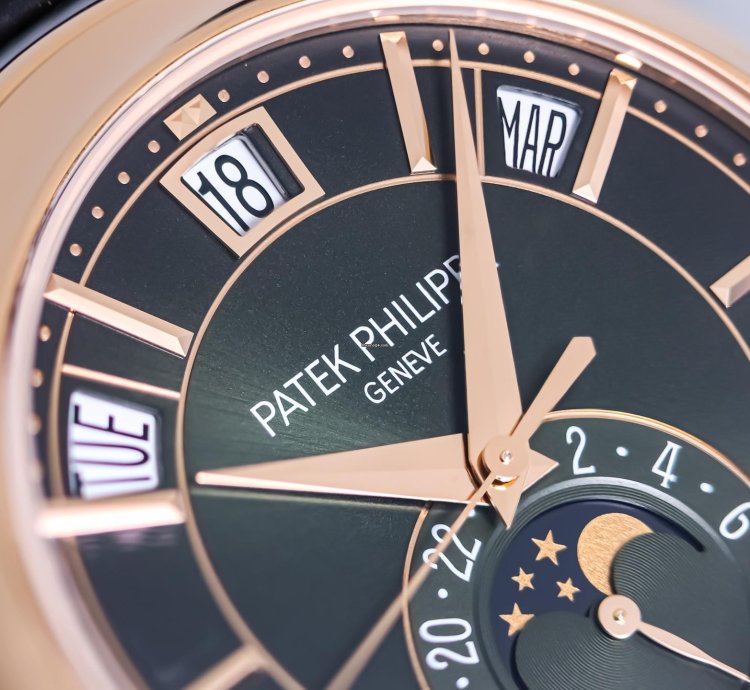 Patek Philippe Annual Calendar Ref 5205r-011 Rose Gold Green Dial Box Papers Bj-2022