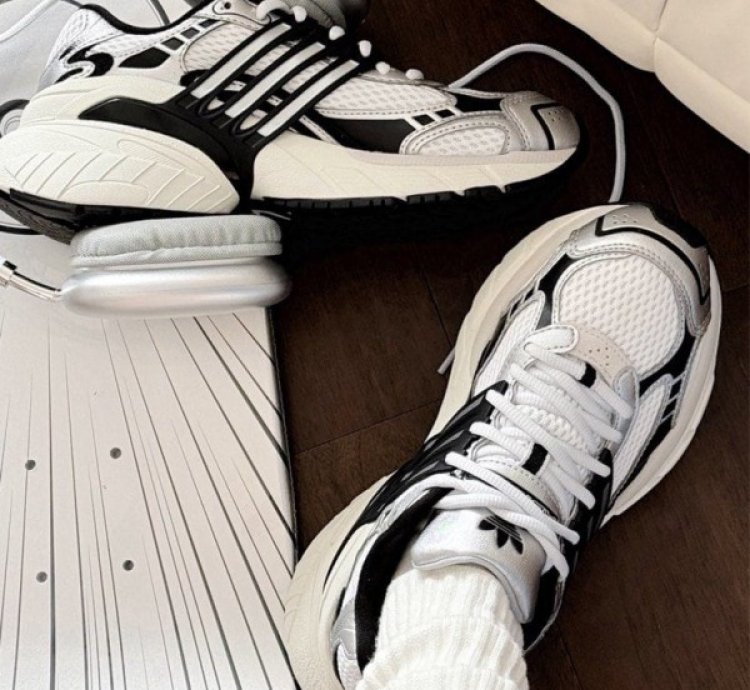 Adidia S Adistar Xlg White Black Silver Sneakers
