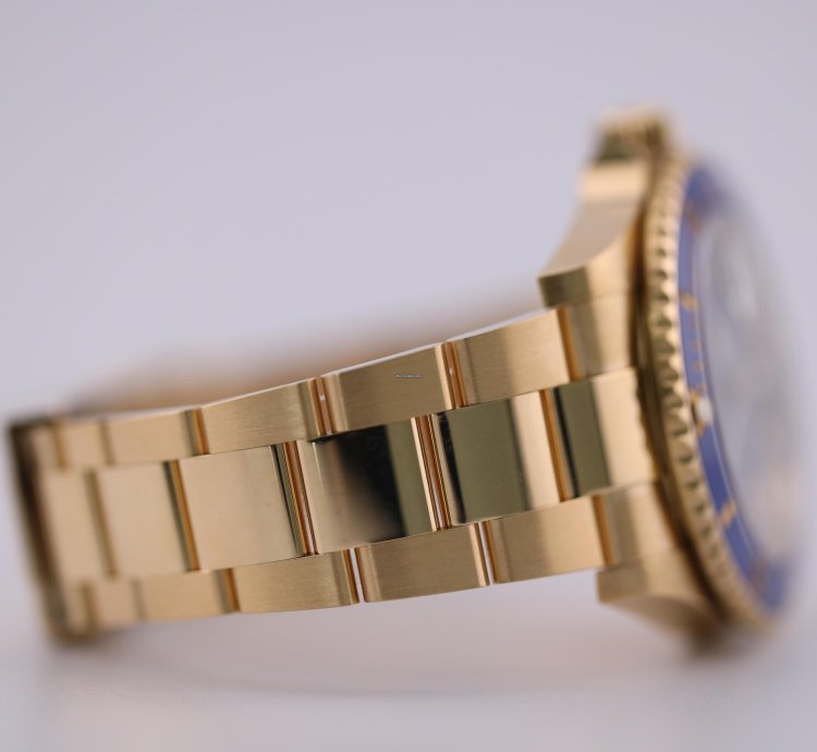 Rolex Submariner Date 2023 Submariner Date Yellow Gold Blue Dial 126618lb