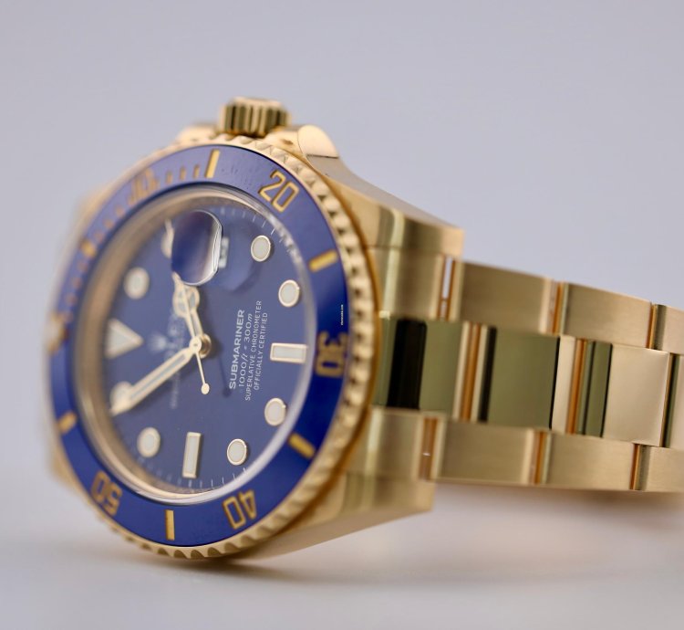Rolex Submariner Date 2023 Submariner Date Yellow Gold Blue Dial 126618lb