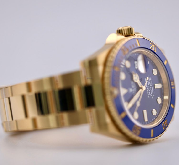 Rolex Submariner Date 2023 Submariner Date Yellow Gold Blue Dial 126618lb