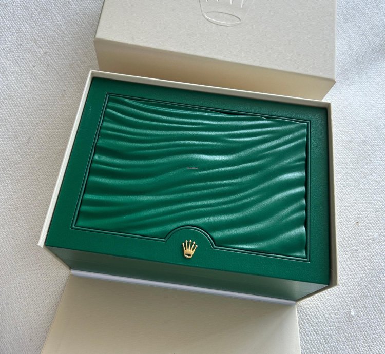 Rolex Submariner Date 2024 Rolex Submariner Date Gold New Full Set